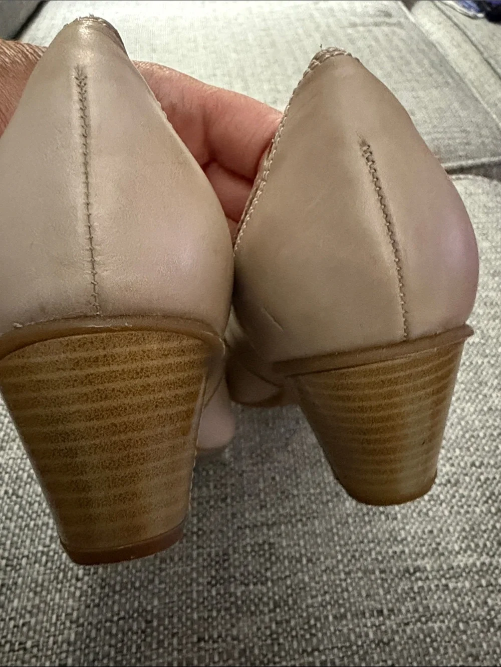 Hotter Comfort Concept Opal Leather Scalloped Pumps - Beige Size 6.5